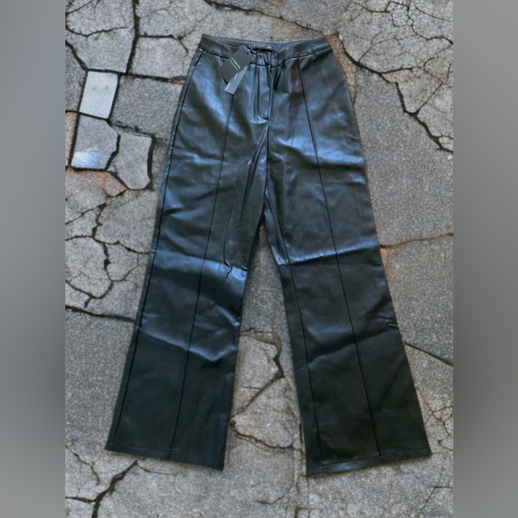 NWT Never Worn Lioness high-waisted flared PU Faux leather pants - Picture 3 of 7
